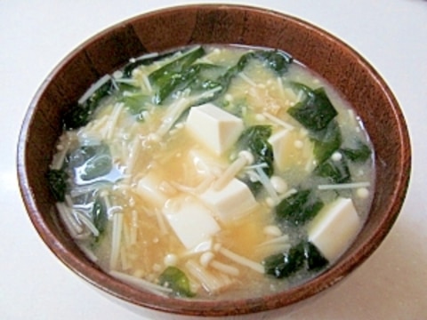 *えのき・わかめ・豆腐の味噌汁*
